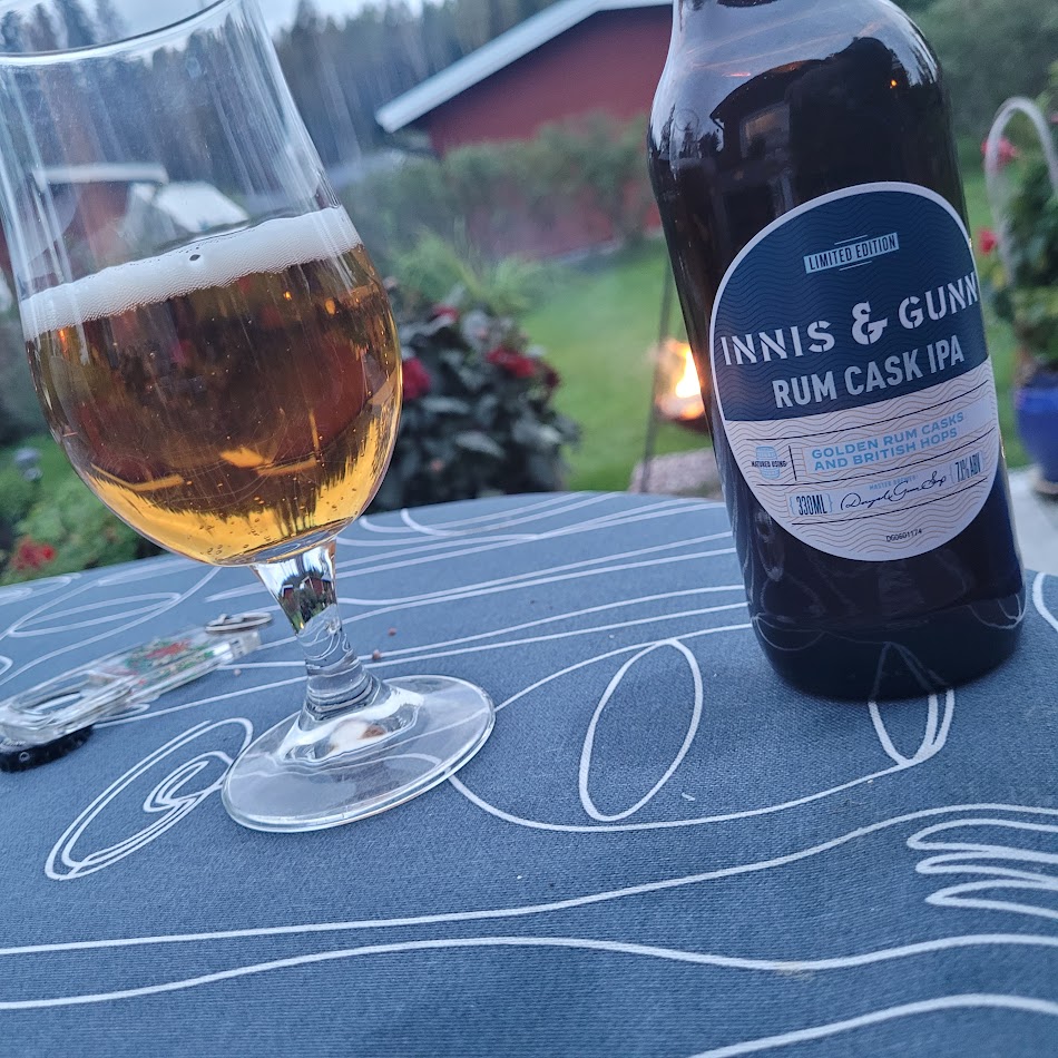 Innis & Gunn Golden Rum IPA ölprovning med romfatskaraktär