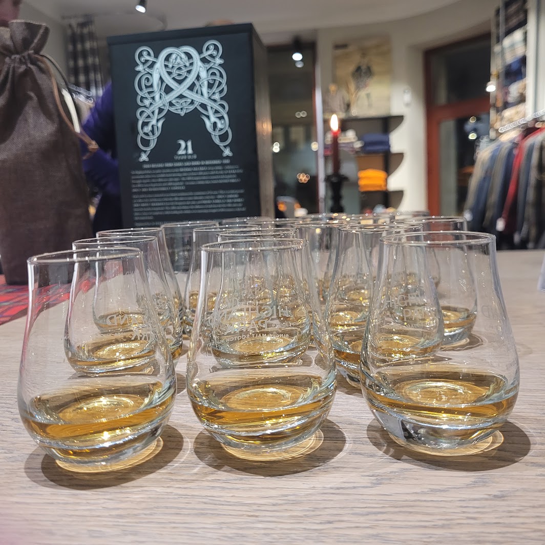 Provningsglas och Highland Park 21 – Highland Park-provning hos Scottish House