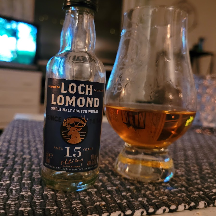Loch Lomond 15 years single malt whisky i glas